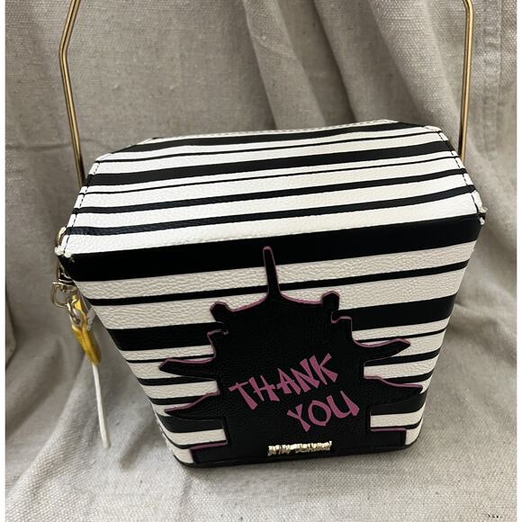 NWT Betsey Johnson Takeout Box Crossbody Purse Chinese Kung Pow Fortune Charm - Picture 9 of 11